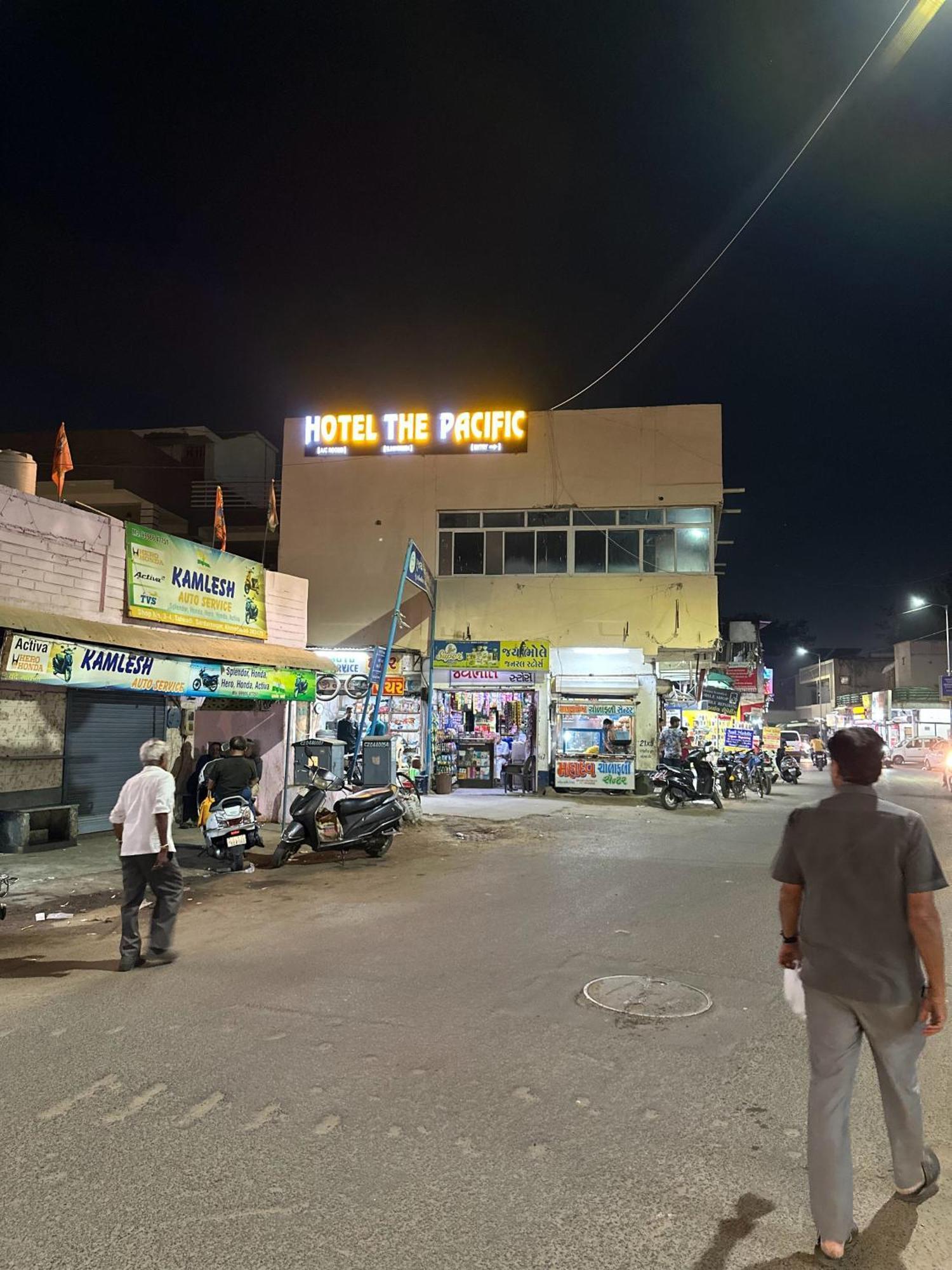 Hotel The Pacific Ahmedabad Airport Exterior foto